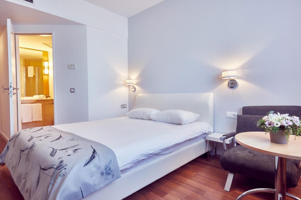 Superior Double Room with extendable armchair